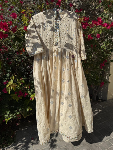 ELEGANT DRESS