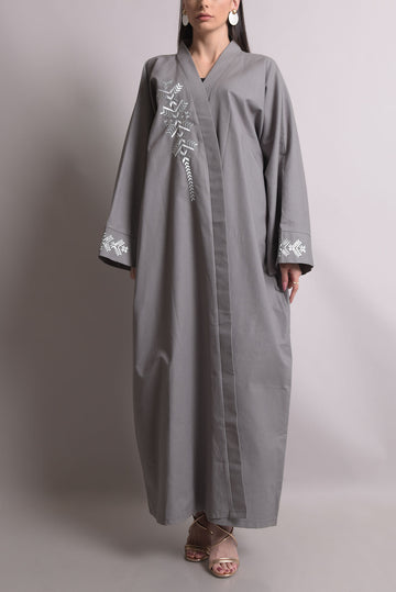نجدة عباية