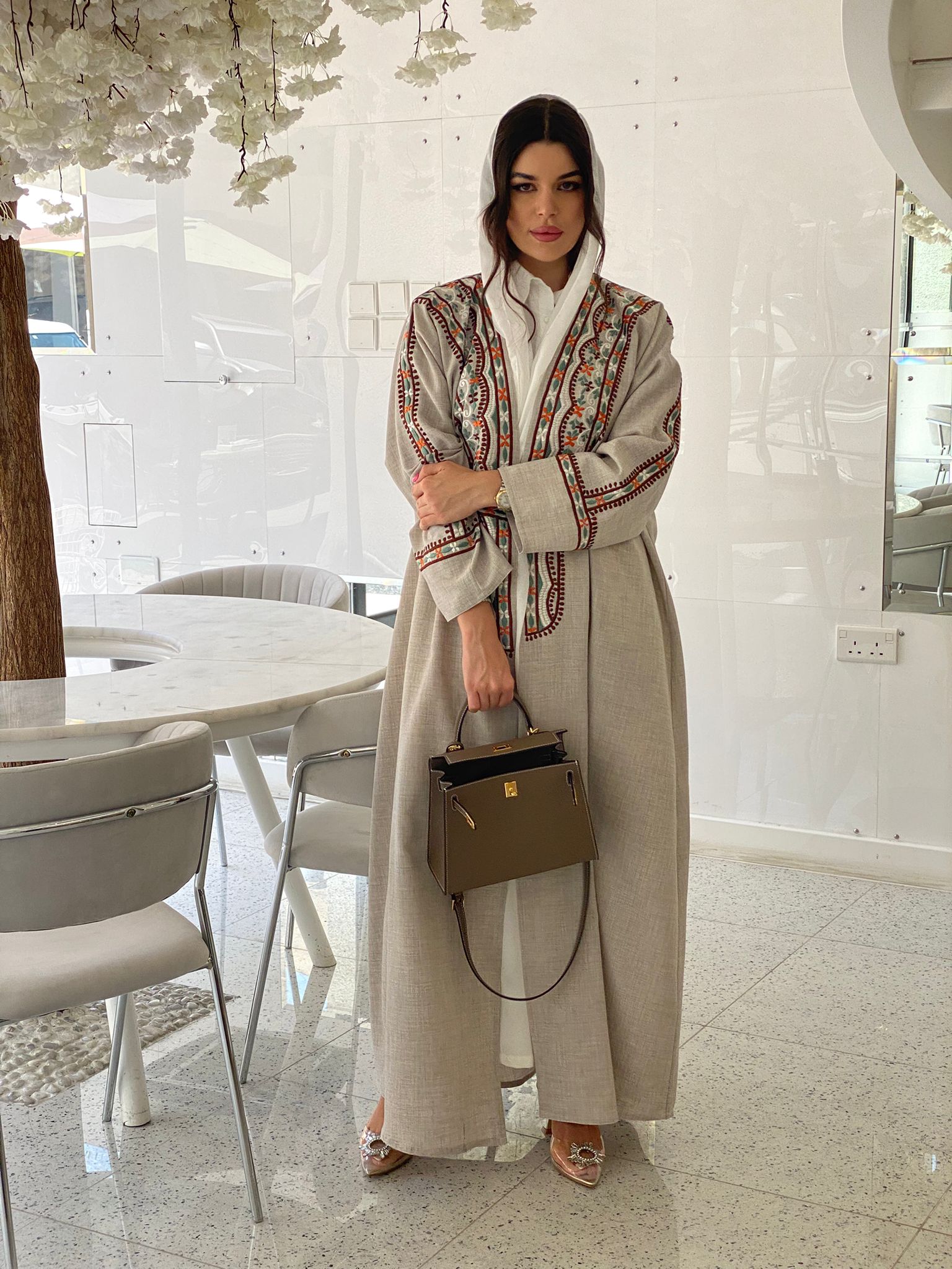 ELEGANT ABAYA